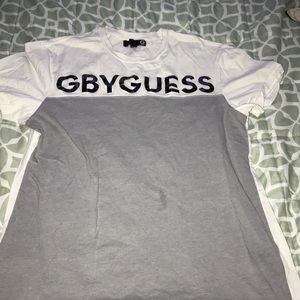 G by guess gray white and black tee